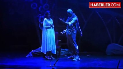 Oyuncu Deniz Uğur Tecavüz Sahnesinde Göz Doldurdu