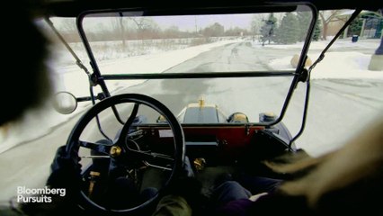 Download Video: Conduire une vieille voiture Ford Model T de collection : pas de pédale, pas de voyants... Dur