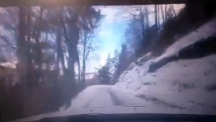 Rallye de Monte-Carlo: il se retrouve nez à nez avec un camping-car qui dégringole dans le fossé