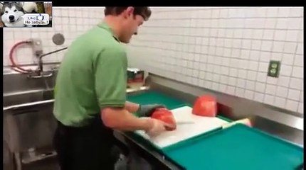 А как ты режешь арбуз ?