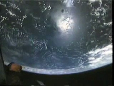 Cigar UFO in Earth Orbit- Space Shuttles Atlantis STS-37 1991