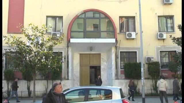 GJYKATA E DURRESIT LE NE BURG TRE TE RINJTE QE AKUZOHEN SI VRASES ME PAGESE LAJM