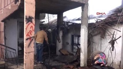 Antalya Yarım Asırlık Evleri Kül Oldu