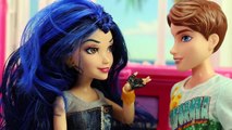 Descendants Mal Kidnapped by Audrey and Chad. DisneyToysFan