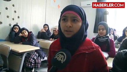 Suriyeli Yetim Öğrencilerin Karne Sevinci