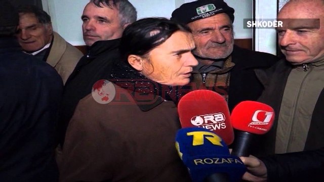 Kartat e shëndetit, vijojnë radhët në Shkodër, Fier e Vlorë- Ora News- Lajmi i fundit-