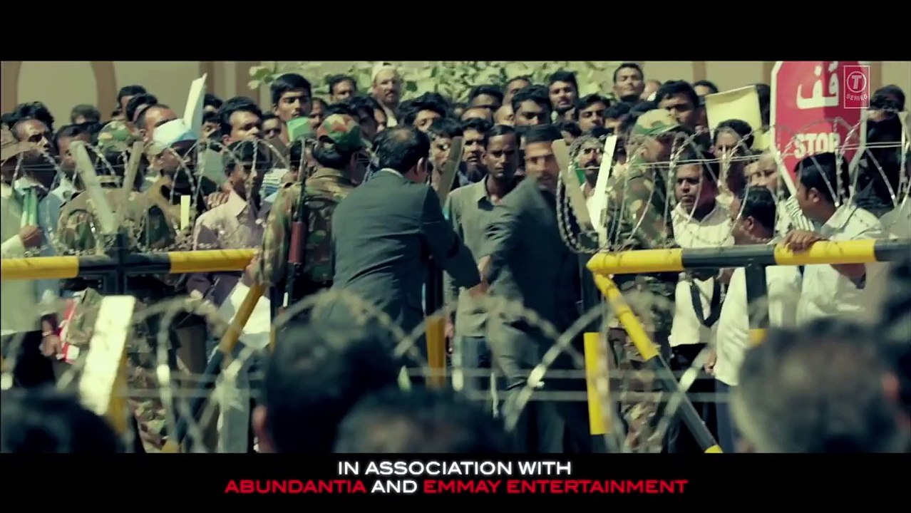 AIRLIFT Dialogue Promo Ek Bande Ka Roz Phone Aata Hai Mujhe Yaar, Jawaab Kya Doon Use