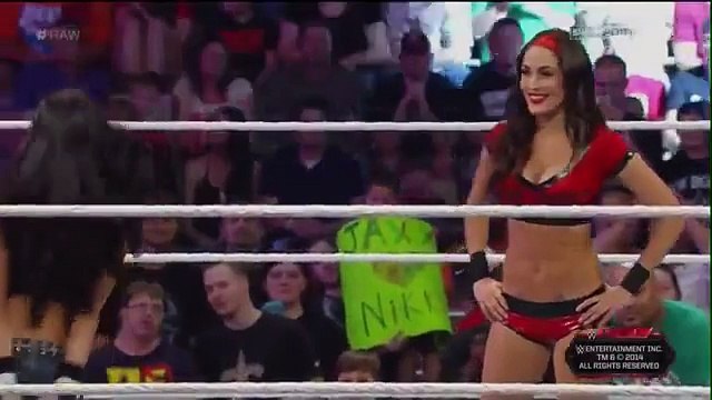 WWE RAW 09.15.14 Paige & Nikki Bella vs. Brie Bella & AJ Lee (720p)