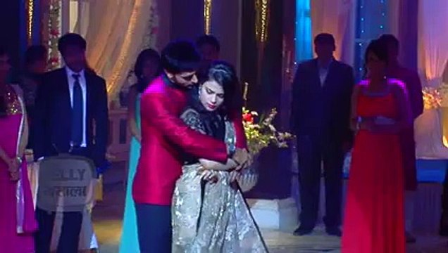 Ishani ne Ranveer ko Jalane ke liye kiya Sabke samne Nirbhay ko Kiss 22nd January 2016 Meri Aashiqui Tum Se Hi