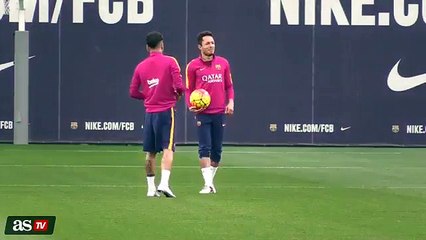 El Show de Dani Alves_ 'calentamiento', pantalones bajados y chilena