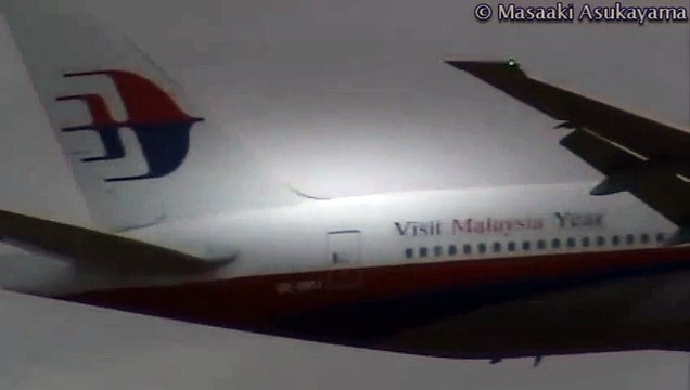 Crosswind Landing - by Malaysia Airlines Boeing 777-200ER 【9M-MRJ】 Video Arts