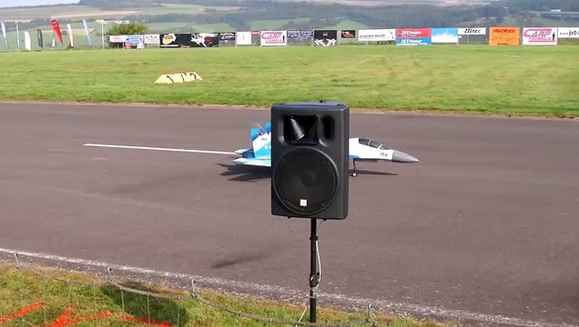 Giant RC Turbine Jet SU-3MKK with Vector Control Scale 1:6,, JetPower Messe 201*HD* Hobby And Fun