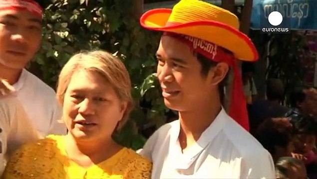 Myanmar begins releasing political prisoners