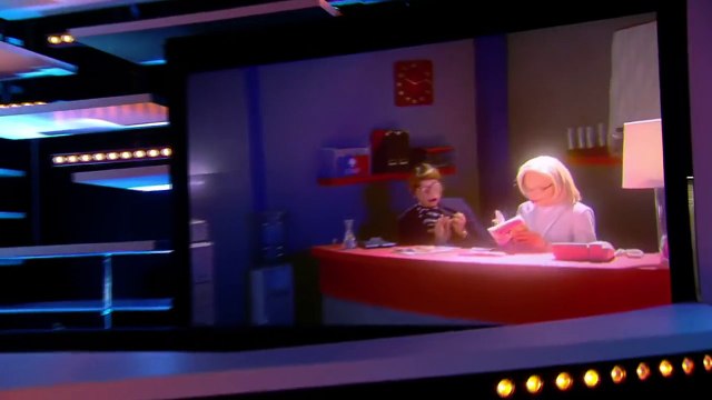 Moi Nico Sarko - la parodie de Mme Pavoshko - Black M - Les Guignols - CANAL+