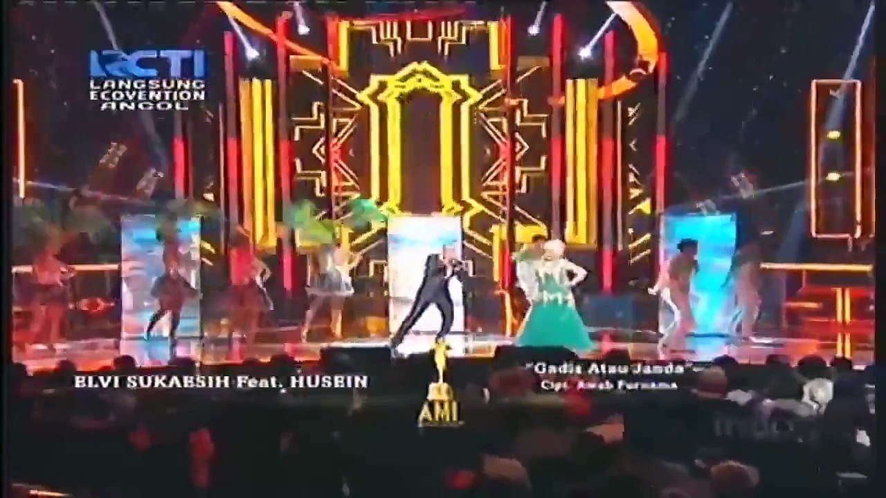 AMI AWARDS 2015 Elvi Sukaesih Feat Husein Gadis Atau Janda