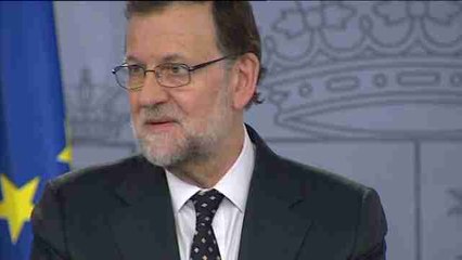 Rajoy dice que declina por ahora pero mantiene su candidatura