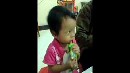2 year-old Little Girl Laugh Like Devil - LOL