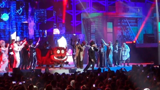 Les Enfoirés 2016 - Désenchantée (M. Pokora) @ AccorHotels Arena, Paris, 2016