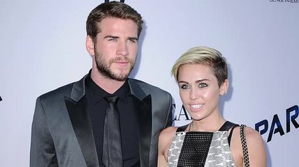 Miley Cyrus et Liam Hemsworth sont officiellement fiancés à nouveau et vivent ensemble