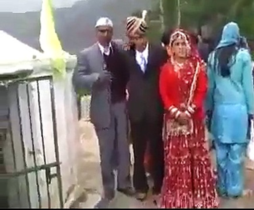 ye dulha to jazbati ee ho gya .. must watch .. hehe