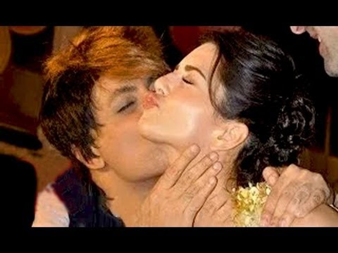 Reshmi Sex Video - Rohit Verma KISSES Sunny Leone In Front Of Her Husband | SHOCKING | Latest  Bollywood News - video Dailymotion