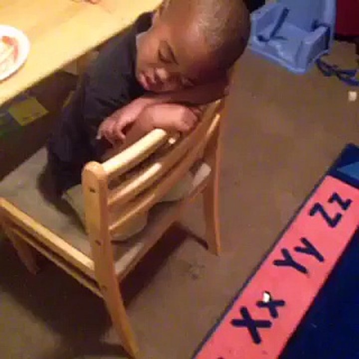 watch the reaction of that kid ..... hehhe