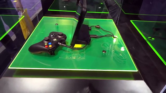 Razer Sabertooth Gaming Controller XBOX 360, PC (CES 2013)