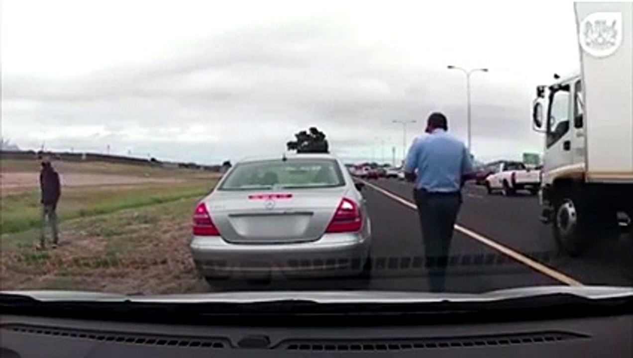 POLICE OFFICER GETS SHOT ON DUTY VIDEO BY MAIL ONLINE