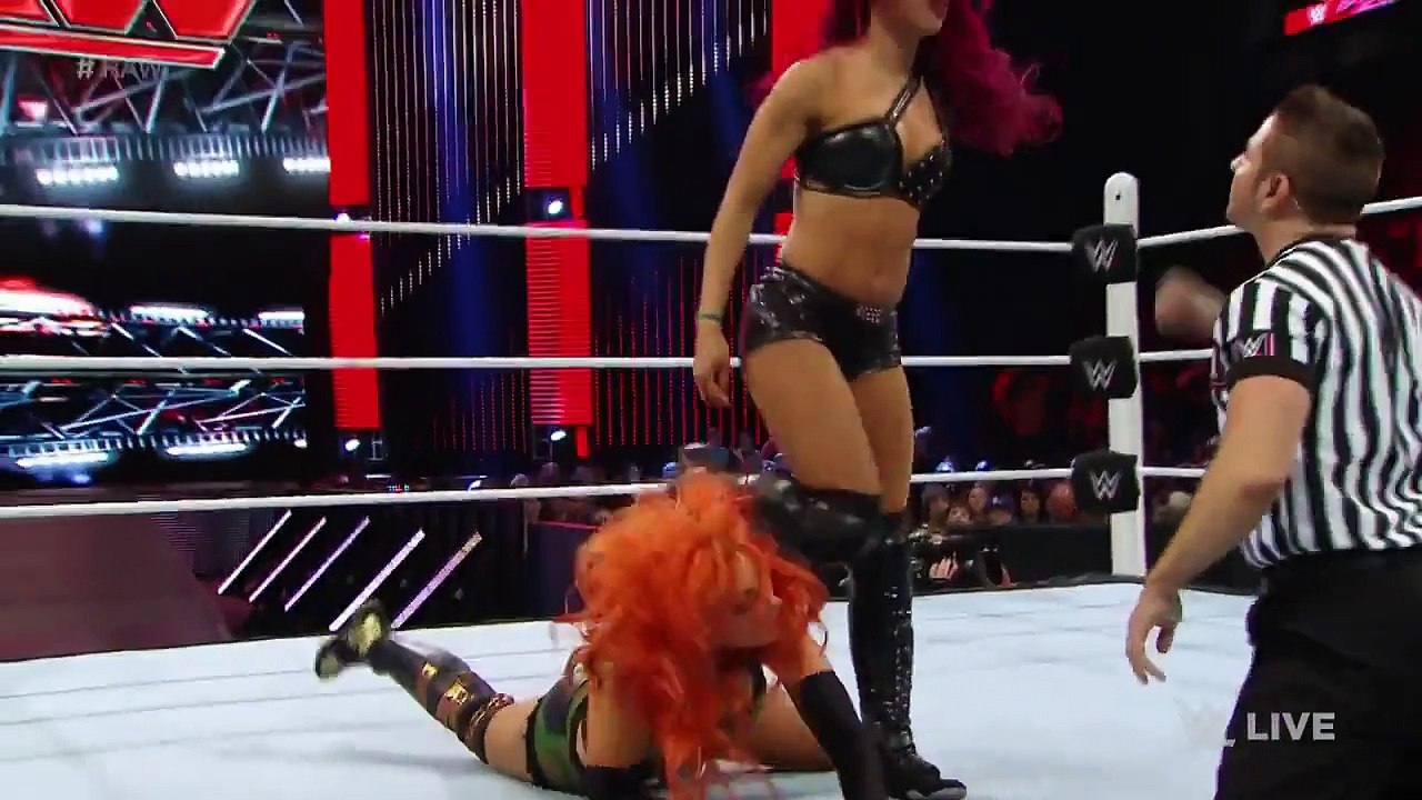 Becky Lynch vs. Sasha Banks  Raw, November 23, 2015 - Video Dailymotion