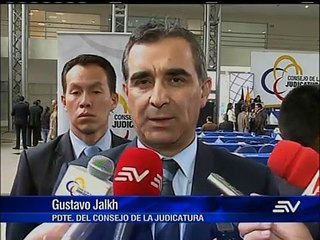 Retriras credenciales a abogados con títulos irregulares