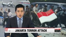 Jakarta rocked by bomb blasts and ensuing gun battle