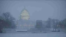 Washington enfrenta una gran tormenta de nieve y viento