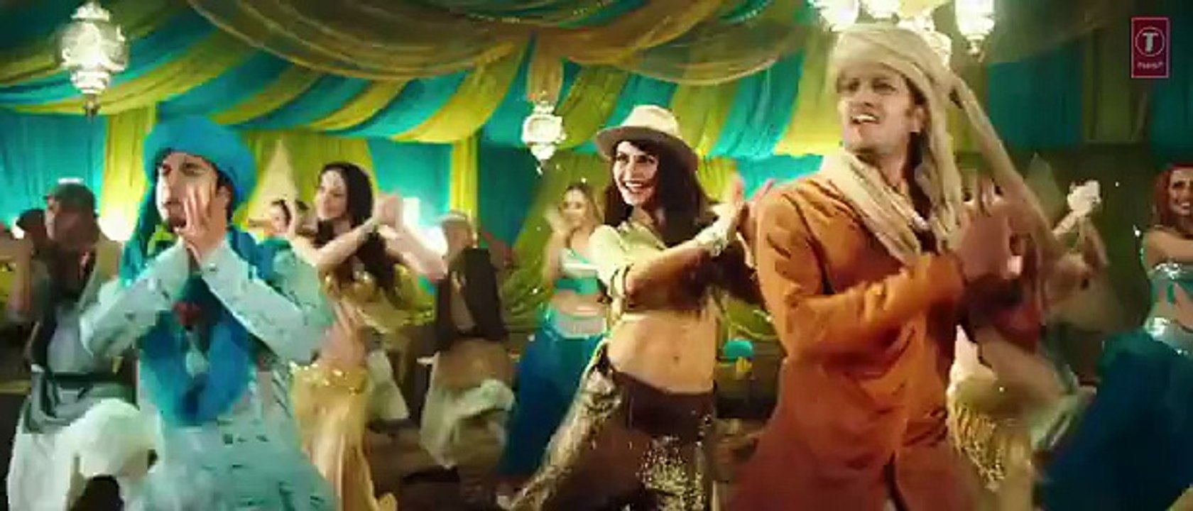 Desi Girl!!   -  'ishq Karenge' Video Song Bangistan Riteish Deshmukh, Pulkit Samrat, And Jacqueline Fernandez-3
