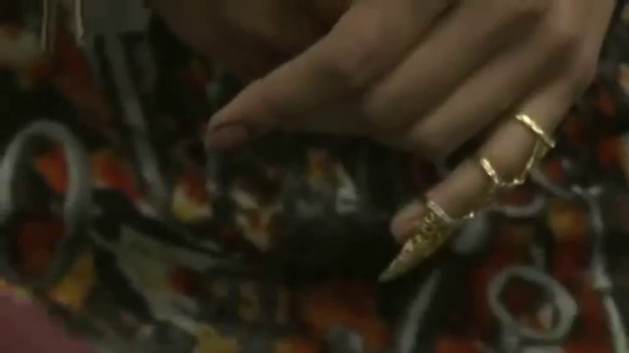 Urvashi Rautela Flaunts Hot Thighs