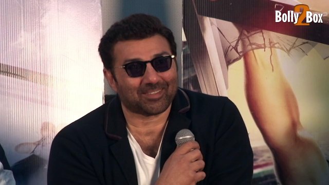 Will love to act with dad Dharmendra and son Karan : Sunny Deol | Bollywood Celebs