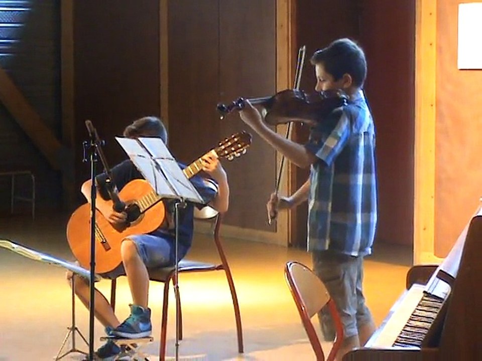M2U01611 duo guitare et violon, Paganini, audition du 11 juin 2014 Ateliers Musicaux de Scy Chazelles