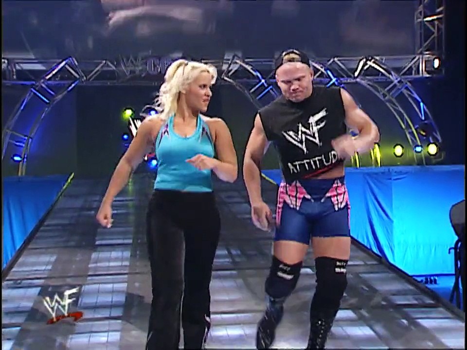 Molly Holly (w/ Crash) vs. Lita (w/ Matt Hardy) video Dailymotion