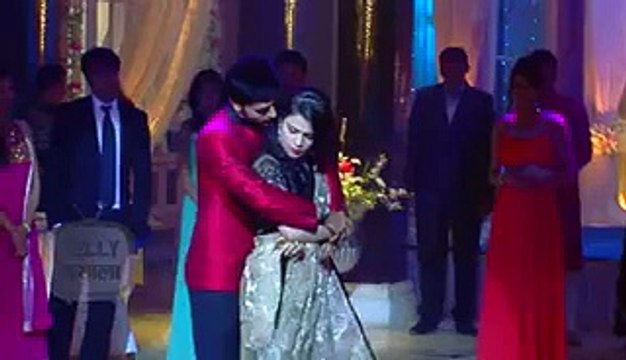Ishani ne Ranveer ko Jalane ke liye kiya Sabke samne Nirbhay ko Kiss 23rd January 2016 Meri Aashiqui Tum Se Hi