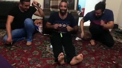 I don't know what he's saying or what game this is but dude in the middle is quick