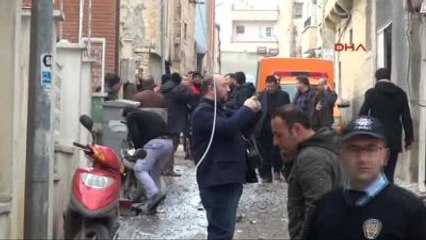Kilis'te Bir Evin Avlusuna Suriye Tarafından Atılan Bir Mühimmat Düştü-3