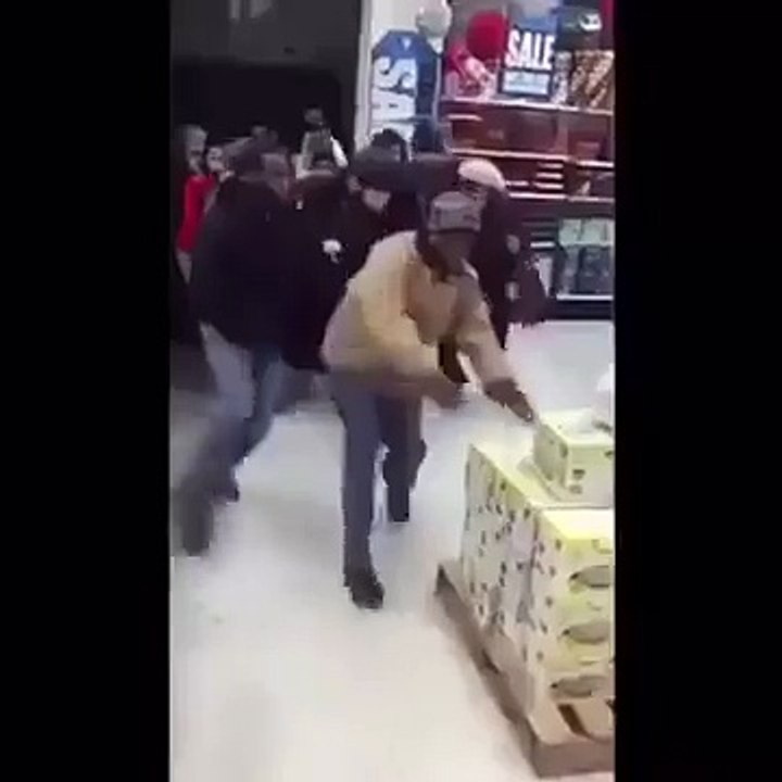 Crazy Black Friday 2015 Woman Steals from a Kid Reaction & RANT!