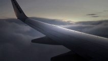 Strong Crosswind Landing (2rknots) Ryanair Boeing 73r✈ London Stansted Airport 【HD】  Video Arts