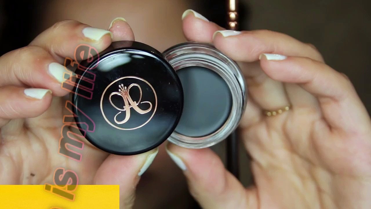 Dramatic cat eye