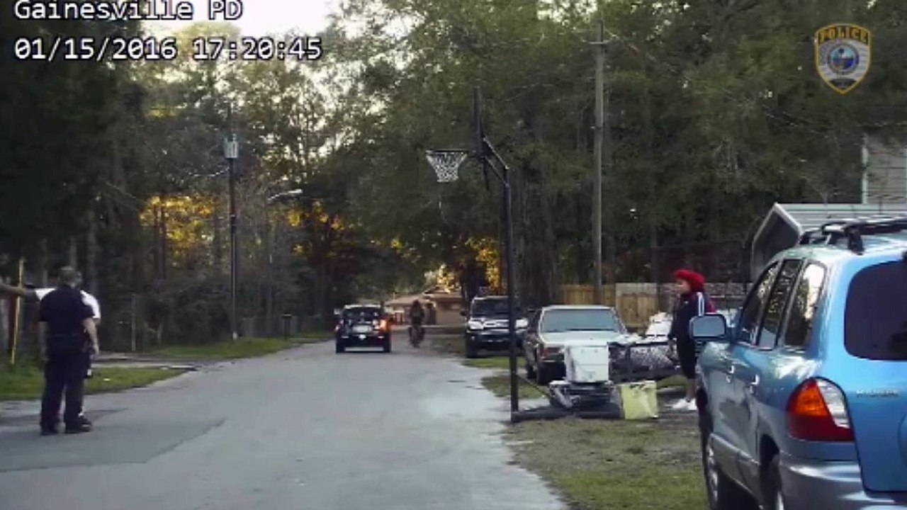 Florida cop joins pick-up basketball game in response to bogus noise complaint
