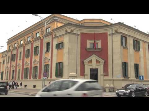 Report TV - Ja si do të ndahen 1723 vendet e punës në administratën publike