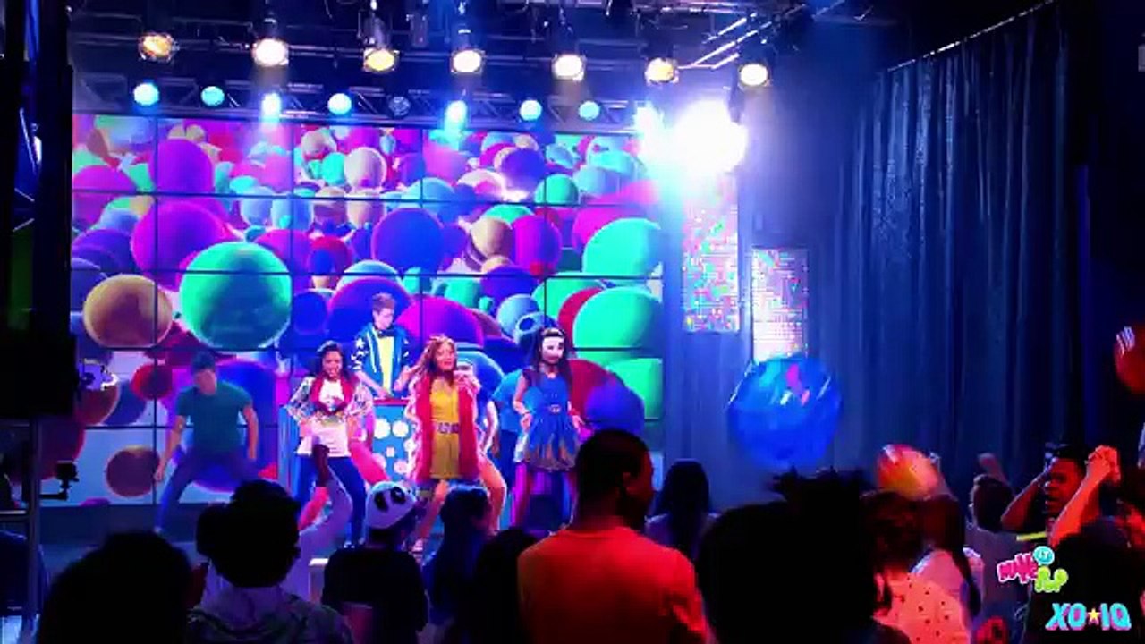 XO-IQ’s “Light It Up” Dance Tutorial [From the TV Series Make It Pop]