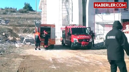 Cami İnşaatındaki İskele Çöktü