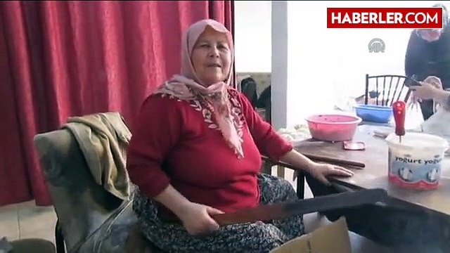 Anne, Kız Katmer ve Gözleme Yaparak Ev Ekonomisine Katkı Sağlıyorlar
