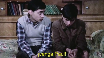 Un niño en la multitud