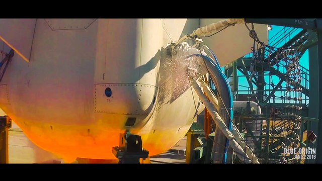 Le projet SpaceX envoie 2 fusées et les fait atterrir - petite compétition de navettes